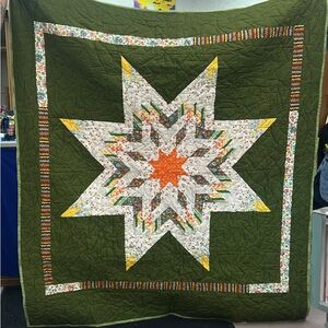 Green Star Pattern Quilt